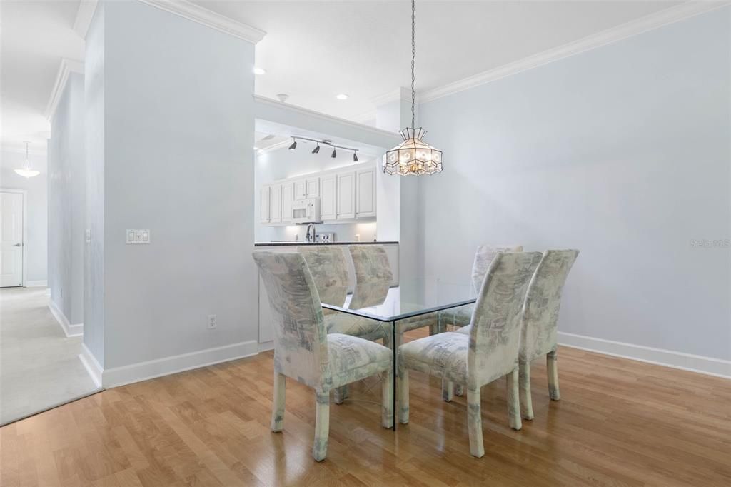 На продажу: $324,900 (3 спален, 2 ванн, 1627 Квадратных фут)