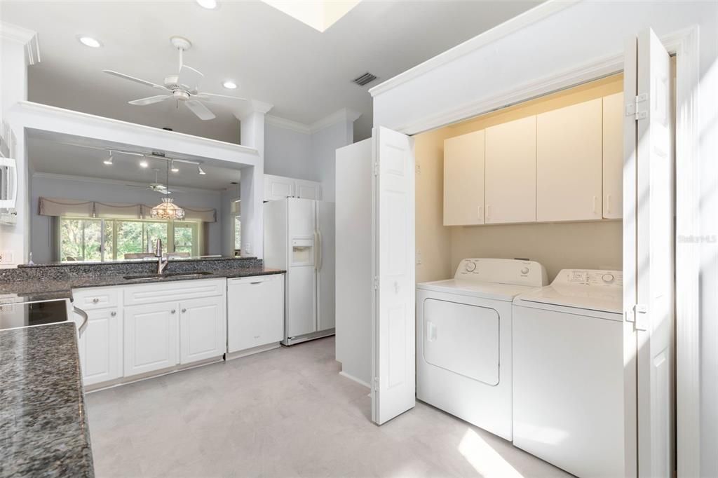 На продажу: $324,900 (3 спален, 2 ванн, 1627 Квадратных фут)