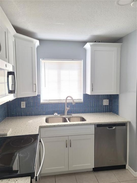 For Rent: $1,600 (1 beds, 1 baths, 804 Square Feet)