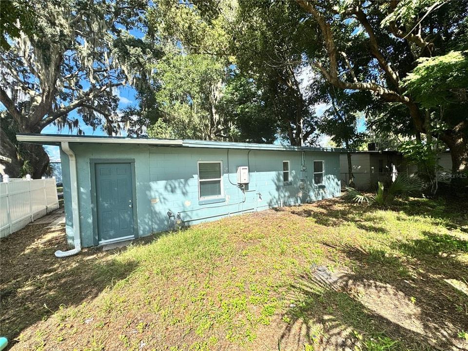 For Rent: $1,200 (2 beds, 1 baths, 704 Square Feet)
