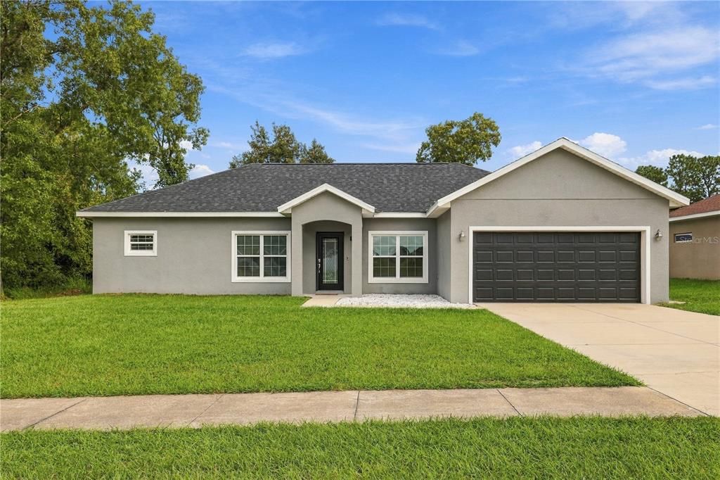 For Sale: $349,900 (4 beds, 2 baths, 1688 Square Feet)