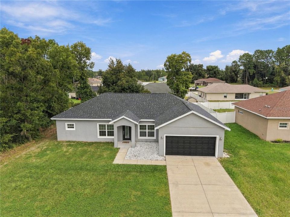 For Sale: $349,900 (4 beds, 2 baths, 1688 Square Feet)