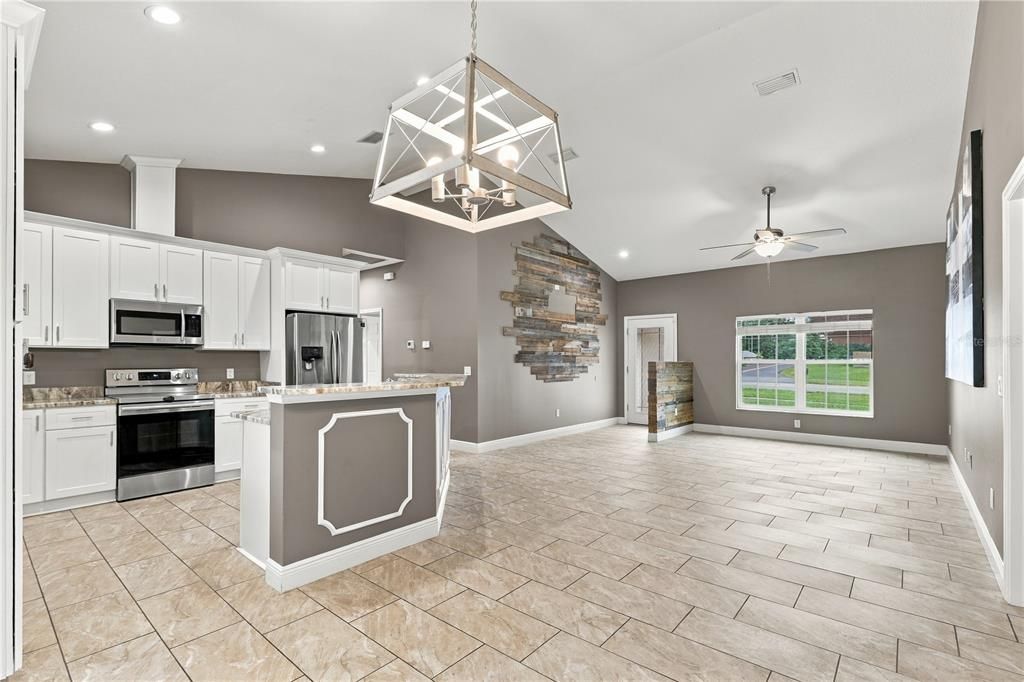 For Sale: $349,900 (4 beds, 2 baths, 1688 Square Feet)