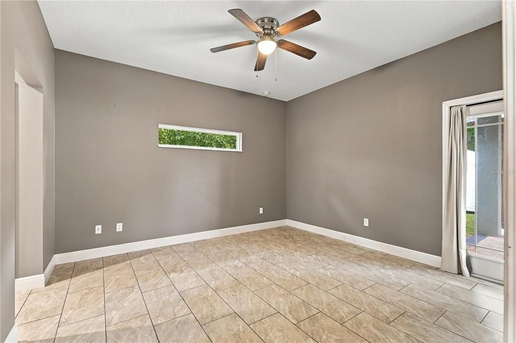 For Sale: $349,900 (4 beds, 2 baths, 1688 Square Feet)
