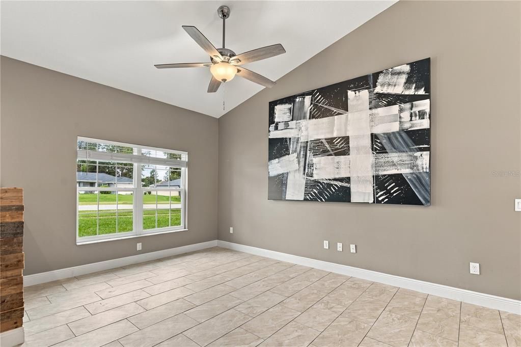 For Sale: $349,900 (4 beds, 2 baths, 1688 Square Feet)
