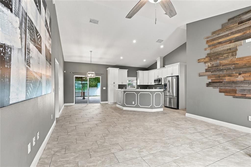 For Sale: $349,900 (4 beds, 2 baths, 1688 Square Feet)