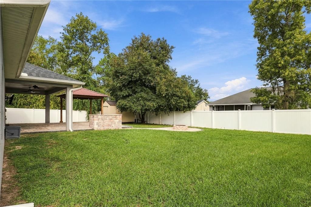 For Sale: $349,900 (4 beds, 2 baths, 1688 Square Feet)