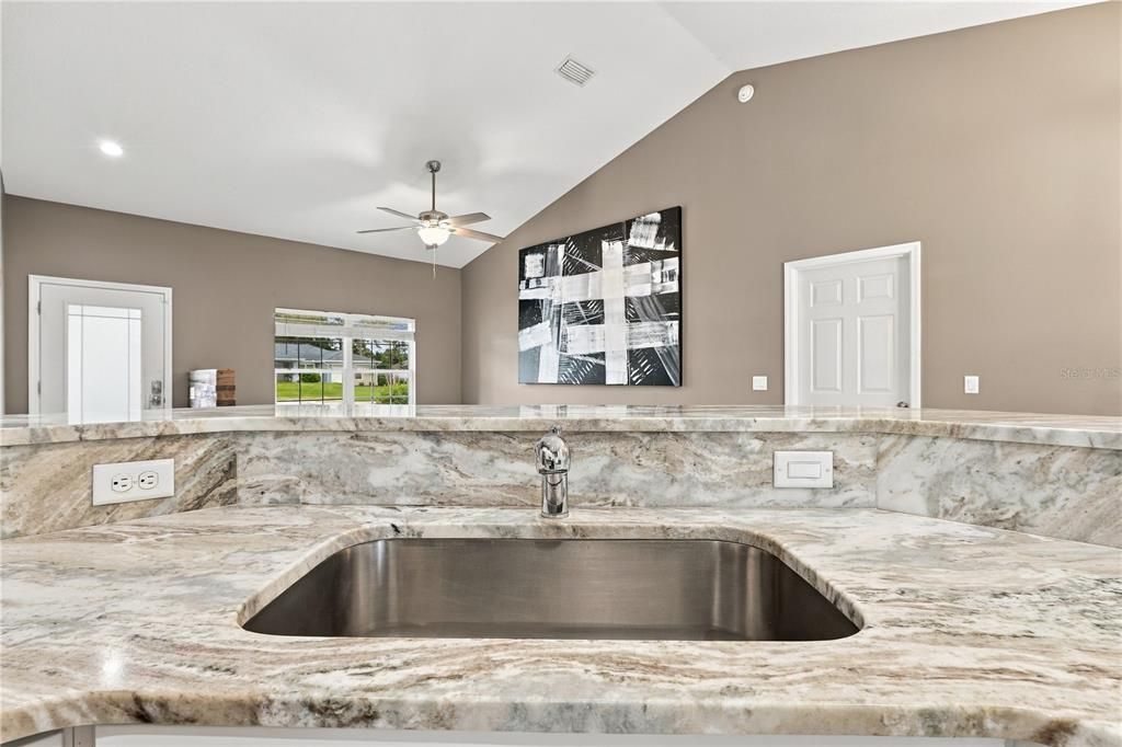 For Sale: $349,900 (4 beds, 2 baths, 1688 Square Feet)