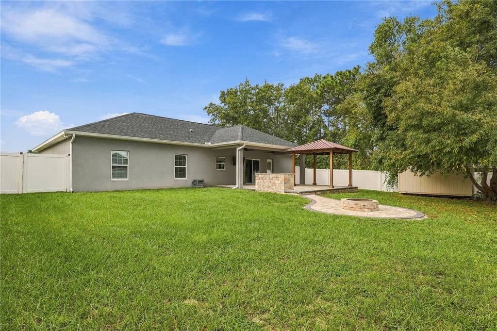 For Sale: $349,900 (4 beds, 2 baths, 1688 Square Feet)
