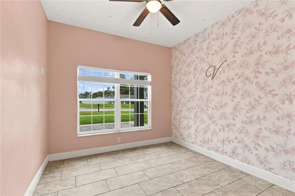 For Sale: $349,900 (4 beds, 2 baths, 1688 Square Feet)