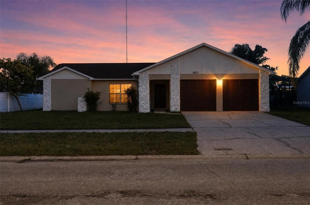 For Sale: $379,900 (3 beds, 2 baths, 1613 Square Feet)