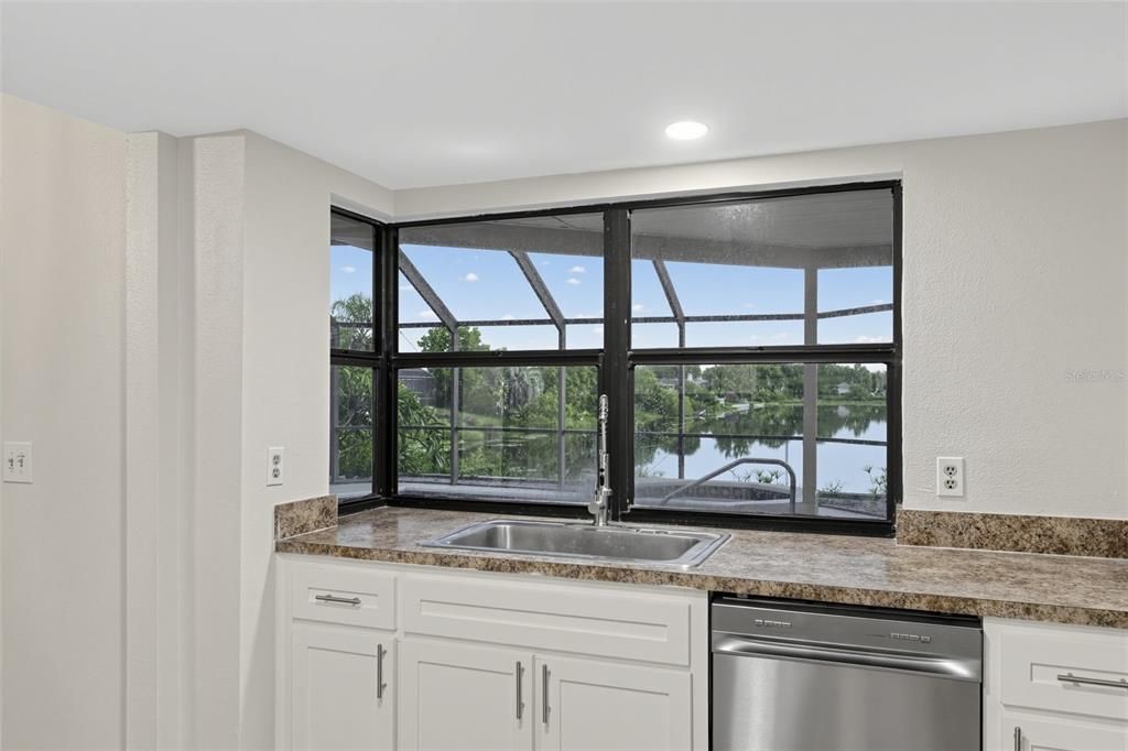 For Sale: $379,900 (3 beds, 2 baths, 1613 Square Feet)