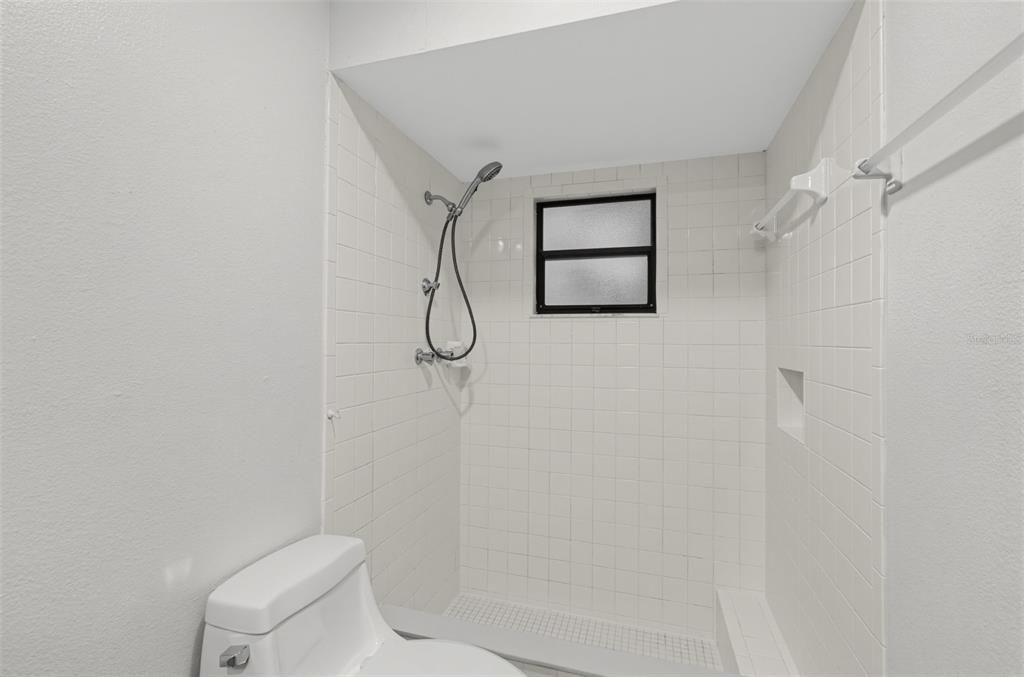 For Sale: $379,900 (3 beds, 2 baths, 1613 Square Feet)