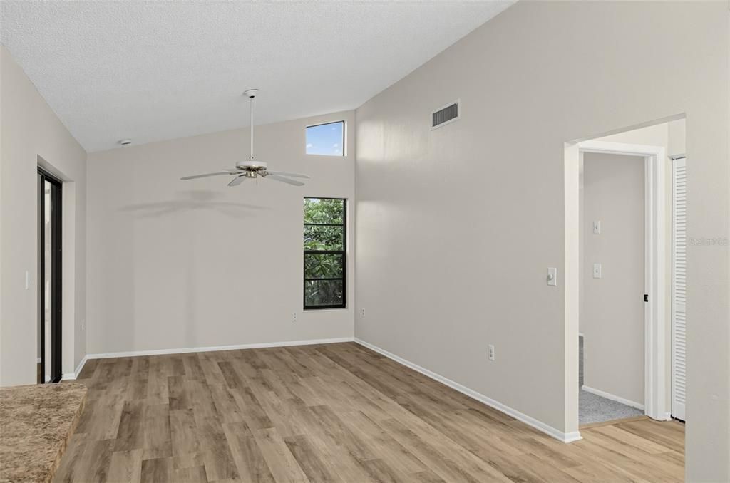 For Sale: $379,900 (3 beds, 2 baths, 1613 Square Feet)