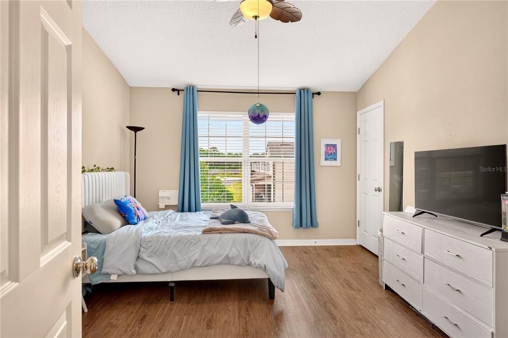 For Sale: $280,000 (2 beds, 2 baths, 1417 Square Feet)