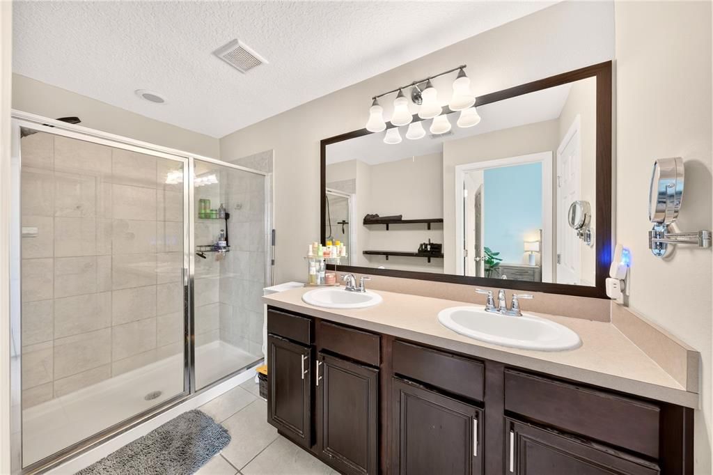 For Sale: $280,000 (2 beds, 2 baths, 1417 Square Feet)