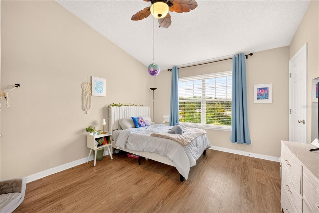 For Sale: $280,000 (2 beds, 2 baths, 1417 Square Feet)