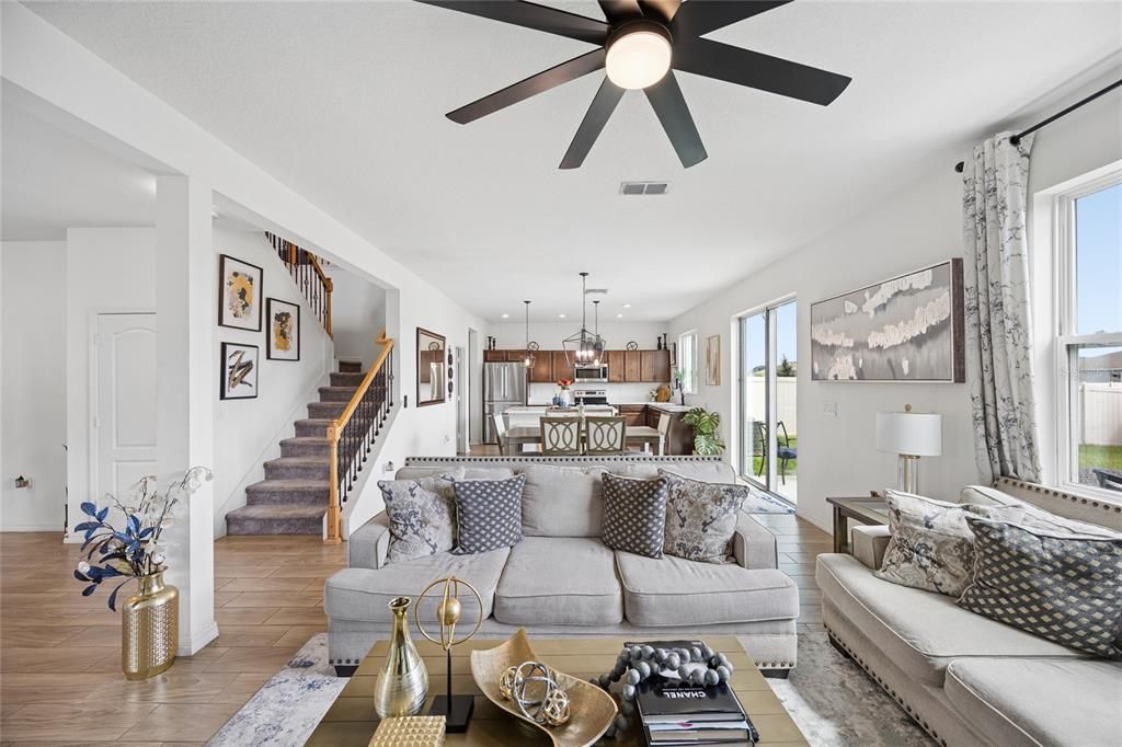For Sale: $450,000 (5 beds, 2 baths, 3075 Square Feet)