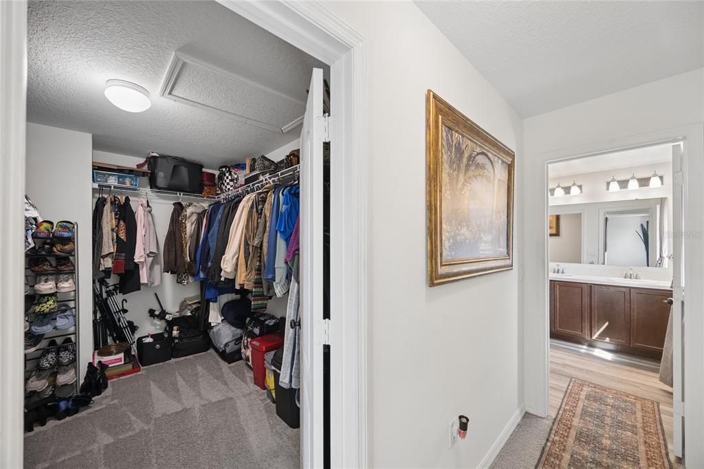 For Sale: $450,000 (5 beds, 2 baths, 3075 Square Feet)