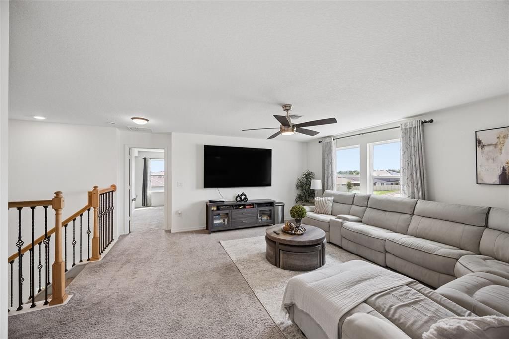 For Sale: $450,000 (5 beds, 2 baths, 3075 Square Feet)
