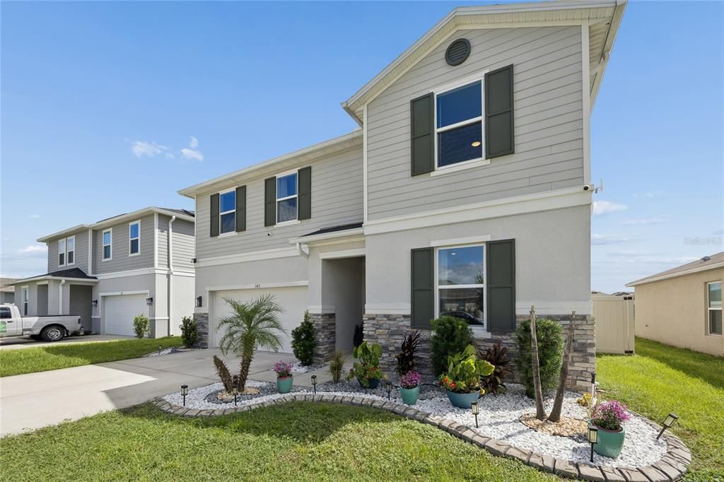 For Sale: $450,000 (5 beds, 2 baths, 3075 Square Feet)