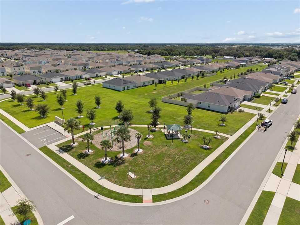 For Sale: $450,000 (5 beds, 2 baths, 3075 Square Feet)