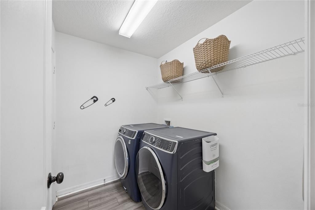 For Sale: $450,000 (5 beds, 2 baths, 3075 Square Feet)