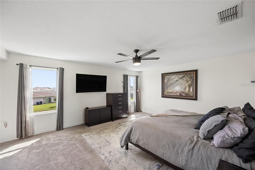 For Sale: $450,000 (5 beds, 2 baths, 3075 Square Feet)