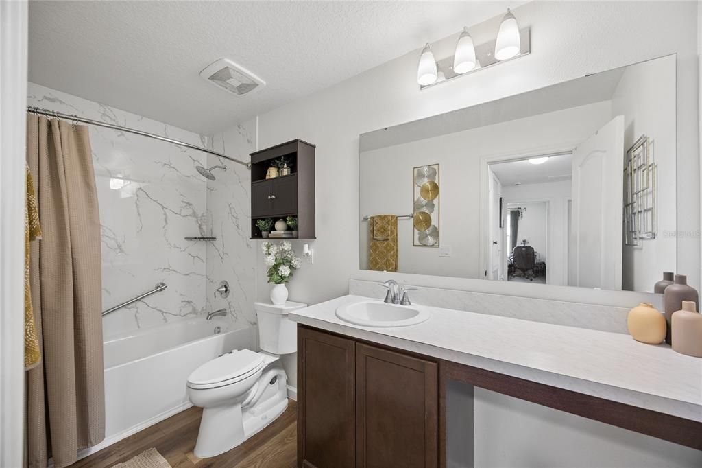 For Sale: $450,000 (5 beds, 2 baths, 3075 Square Feet)