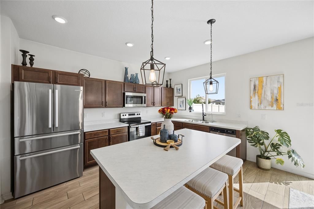 For Sale: $450,000 (5 beds, 2 baths, 3075 Square Feet)