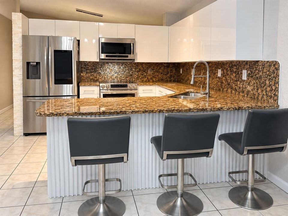 For Sale: $659,900 (3 beds, 2 baths, 1528 Square Feet)