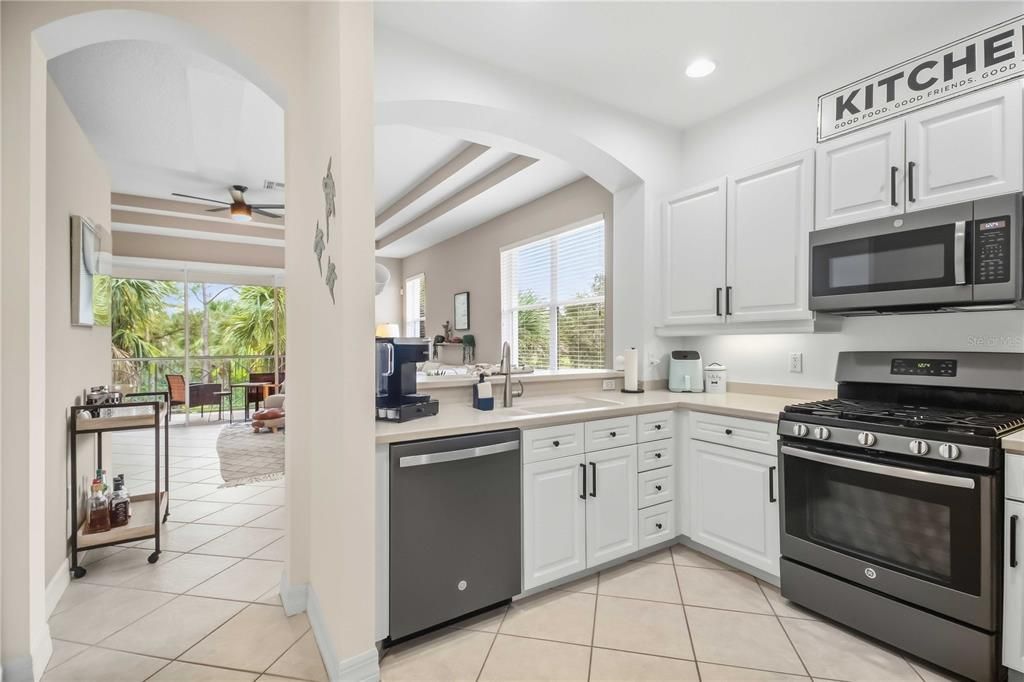For Sale: $350,000 (3 beds, 2 baths, 1435 Square Feet)
