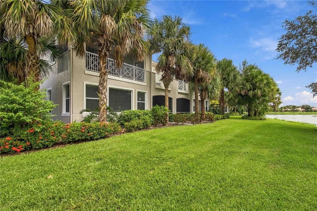 For Sale: $350,000 (3 beds, 2 baths, 1435 Square Feet)