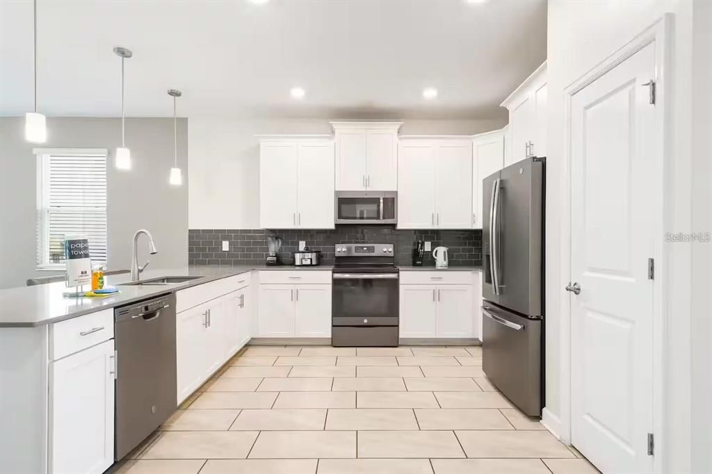 For Sale: $809,000 (8 beds, 5 baths, 4289 Square Feet)