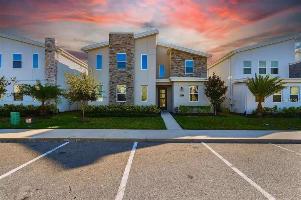 For Sale: $809,000 (8 beds, 5 baths, 4289 Square Feet)