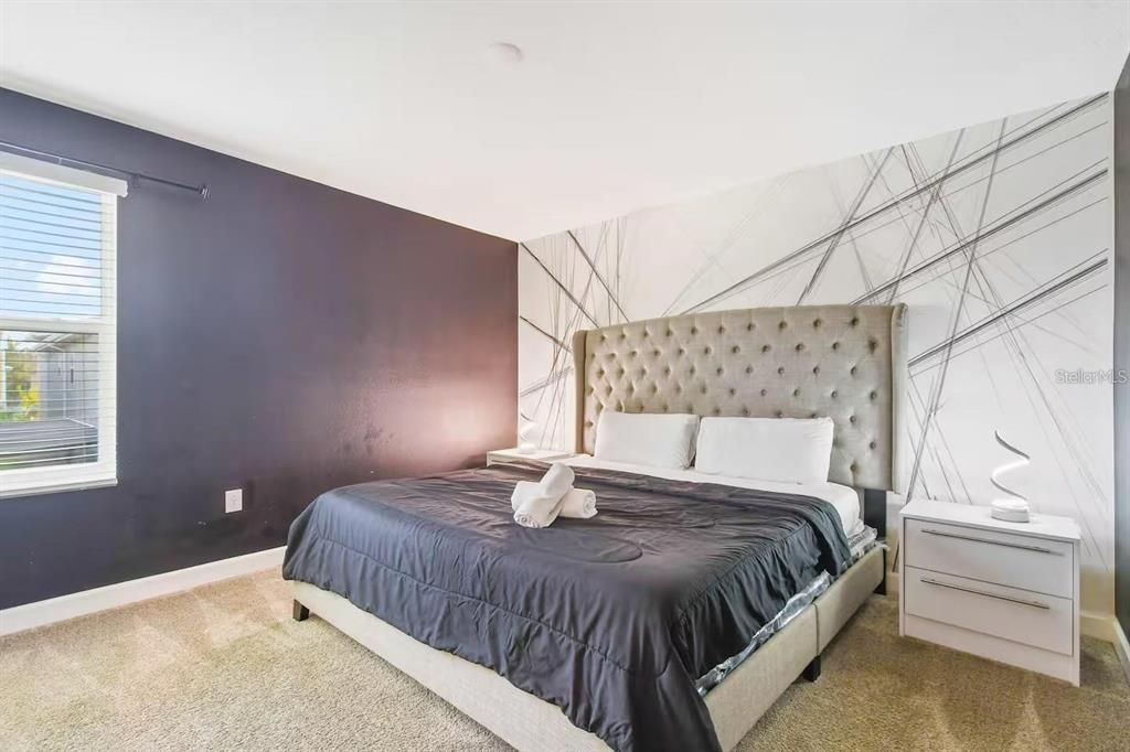 For Sale: $809,000 (8 beds, 5 baths, 4289 Square Feet)