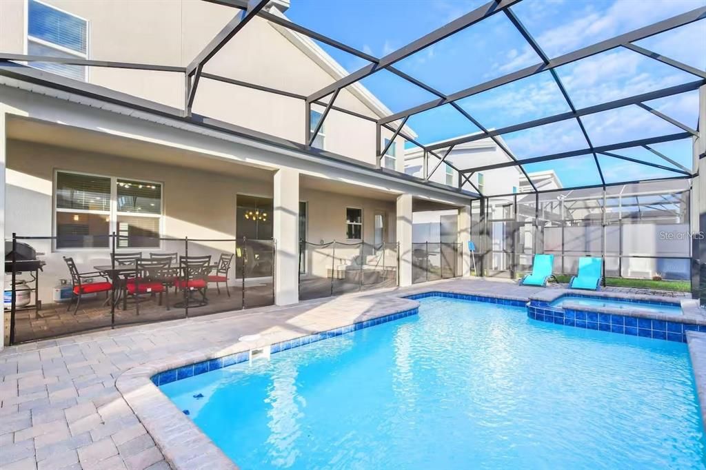 For Sale: $809,000 (8 beds, 5 baths, 4289 Square Feet)