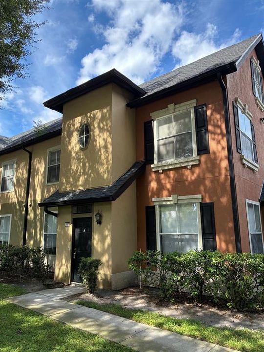 For Sale: $200,000 (2 beds, 2 baths, 1344 Square Feet)