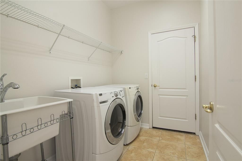 For Rent: $3,250 (3 beds, 2 baths, 2249 Square Feet)