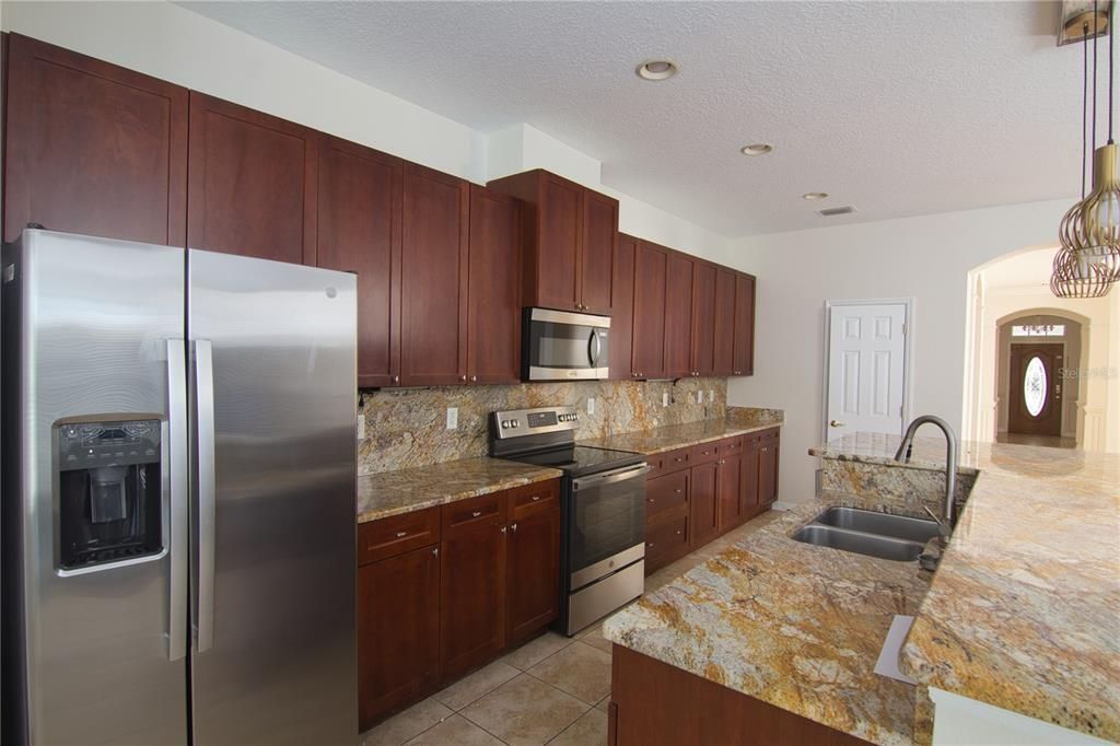 For Rent: $3,250 (3 beds, 2 baths, 2249 Square Feet)