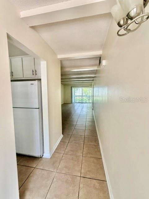 For Rent: $1,350 (1 beds, 1 baths, 1000 Square Feet)