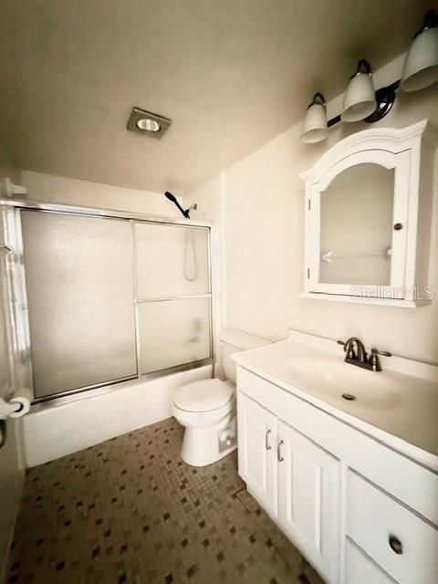 For Rent: $1,350 (1 beds, 1 baths, 1000 Square Feet)