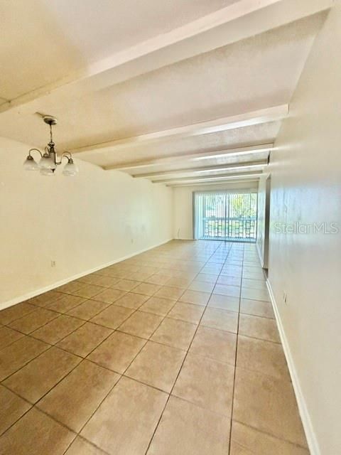 For Rent: $1,350 (1 beds, 1 baths, 1000 Square Feet)