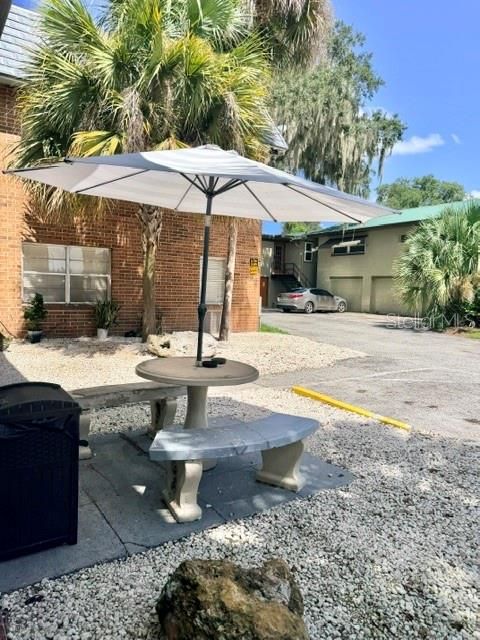 For Rent: $1,350 (1 beds, 1 baths, 1000 Square Feet)
