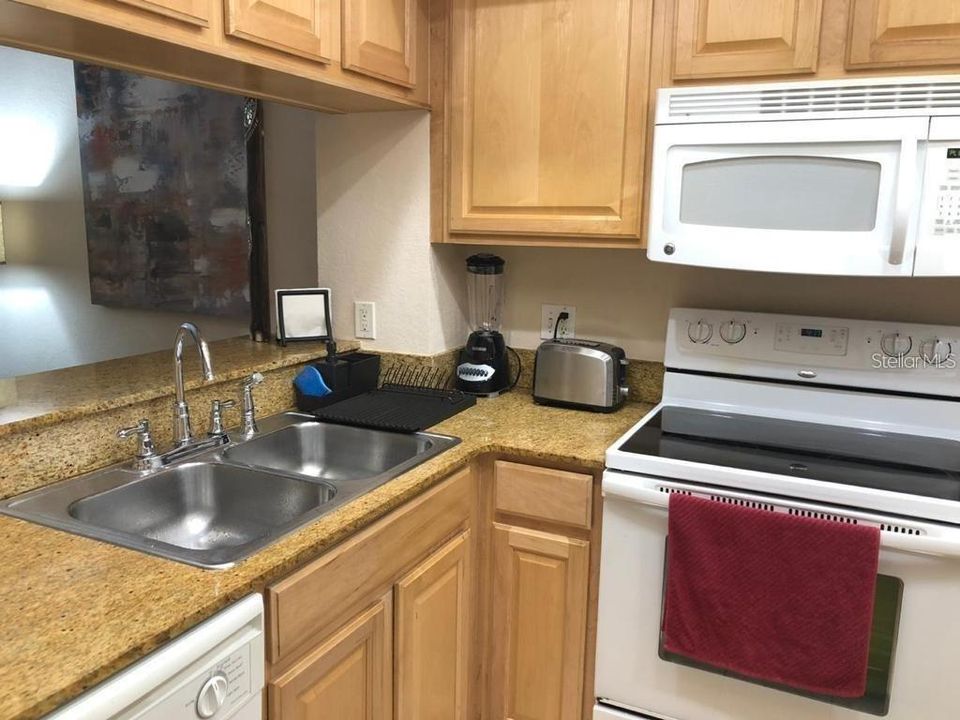 For Rent: $2,100 (3 beds, 2 baths, 1200 Square Feet)