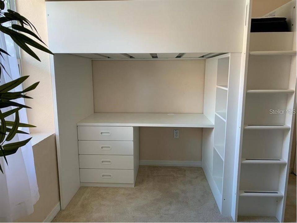 For Rent: $2,100 (3 beds, 2 baths, 1200 Square Feet)