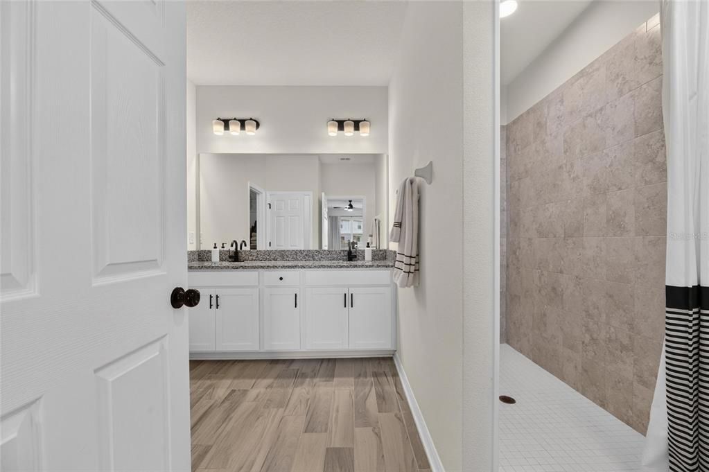 For Sale: $375,000 (3 beds, 2 baths, 2207 Square Feet)