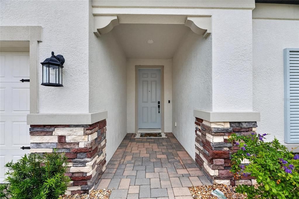 For Sale: $375,000 (3 beds, 2 baths, 2207 Square Feet)