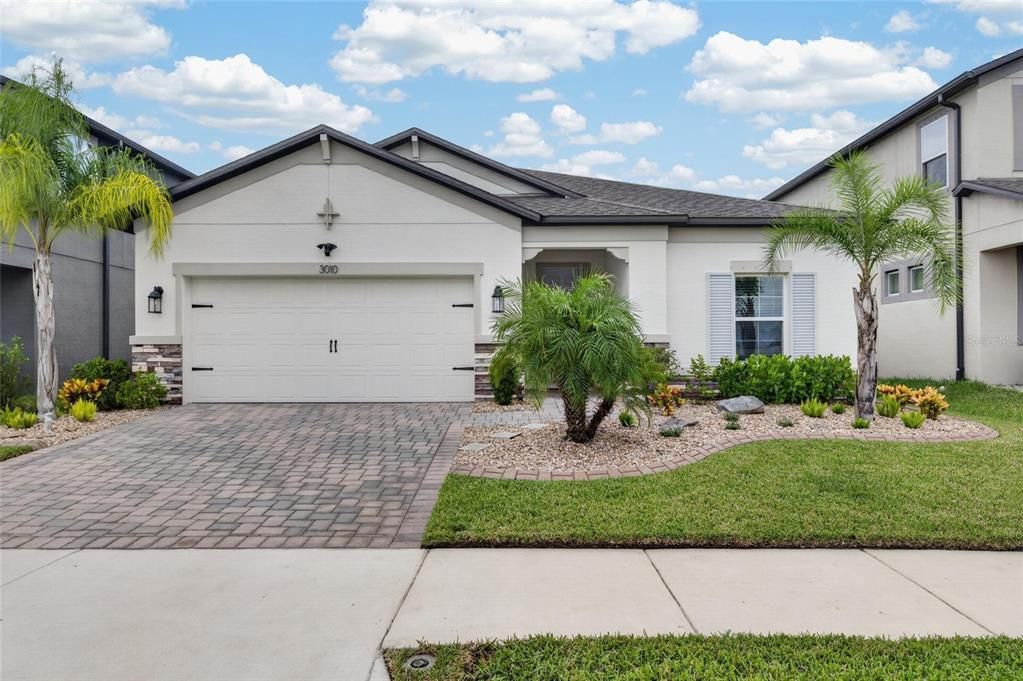 For Sale: $375,000 (3 beds, 2 baths, 2207 Square Feet)
