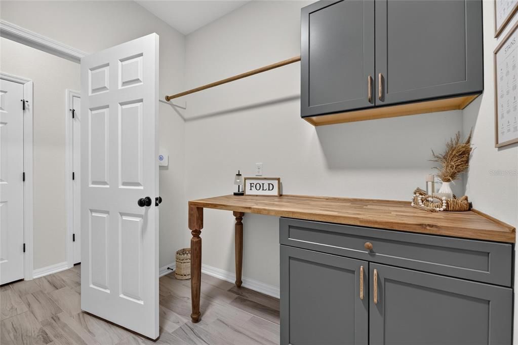 For Sale: $375,000 (3 beds, 2 baths, 2207 Square Feet)